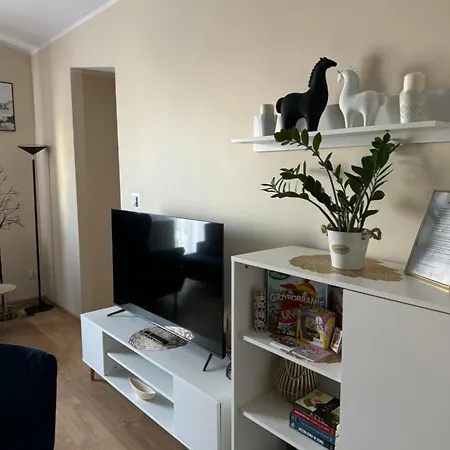 Dawna Mleczarnia Familijny アパート *