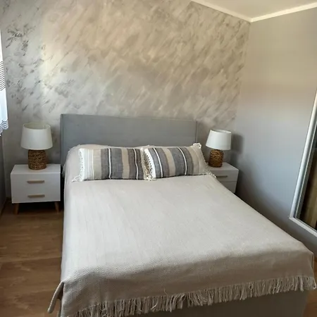 Dawna Mleczarnia Familijny * ノバ・ルダ