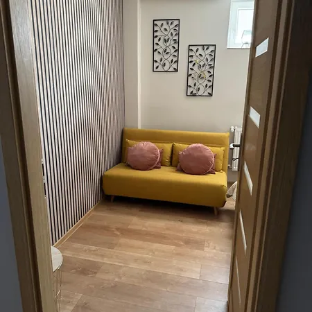 Dawna Mleczarnia Familijny アパート *