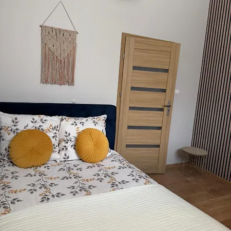 Dawna Mleczarnia Familijny 新鲁达